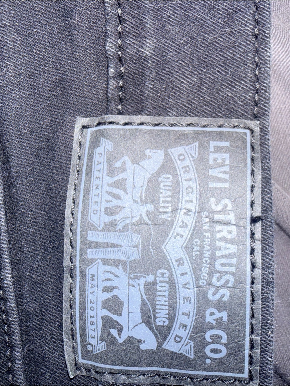 Levi's woman’s stretch Charcoal Black Slim Straight Jeans with Red Tab - Picture 2 of 4